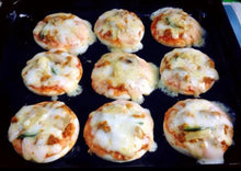 Load image into Gallery viewer, Sann’s Station Coin Pizza Ayam 10pcs
